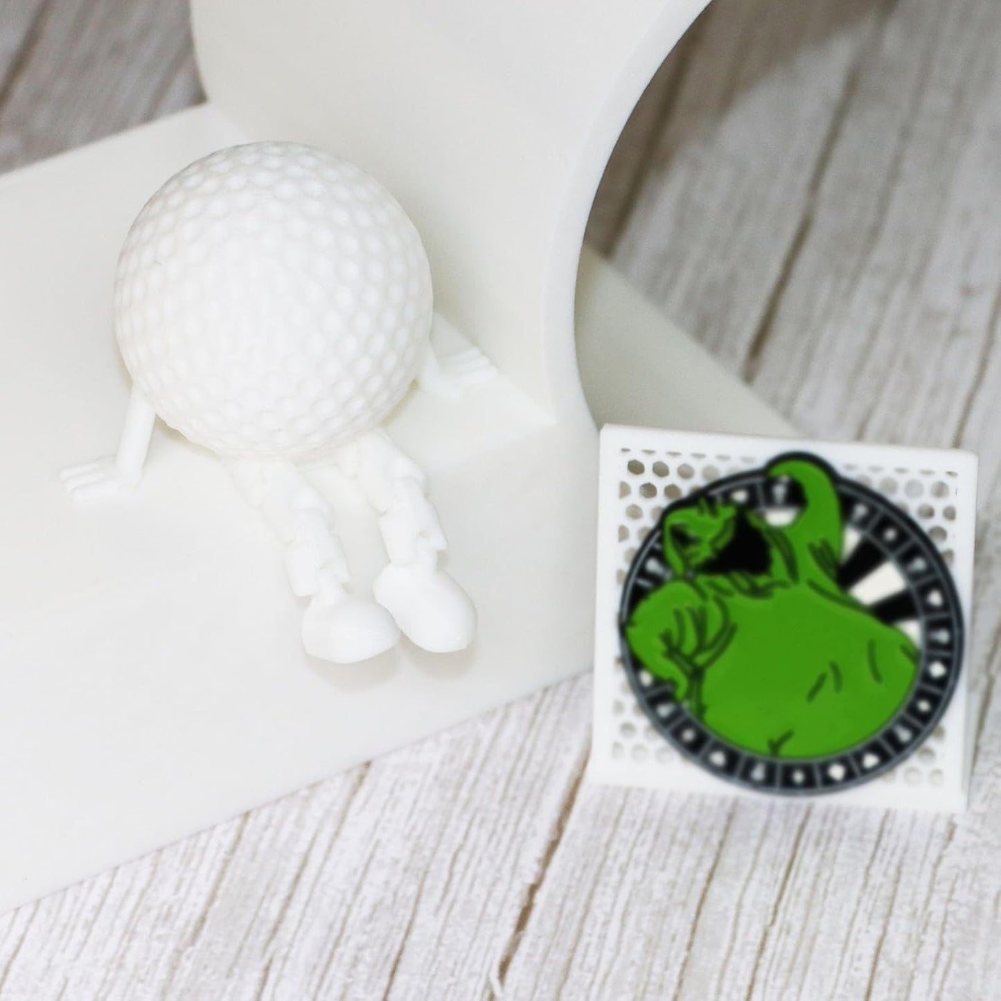 PIAOLGYI Pin Display Stand,Pin Board for Desktops & Shelves,Pin Holder Display for Badges Pins Collectible(White)