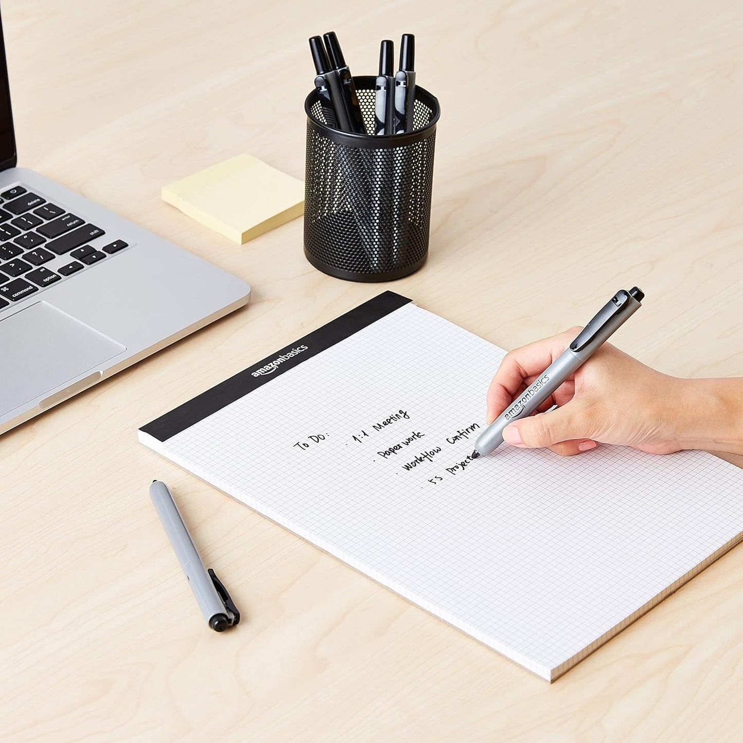 Amazon Basics Retractable Permanent Markers, Versatile Art Supplies for Home, School, and Office Use, 12 Count, Black