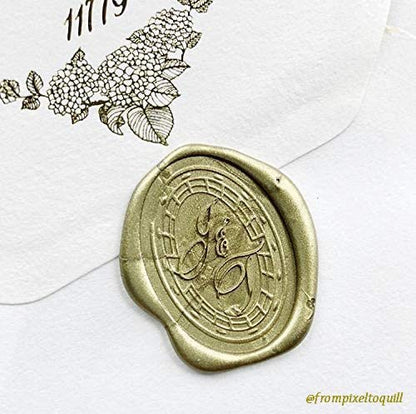 UNIQOOO Mailable Glue Gun Sealing Wax Sticks for Wax Seal Stamp - Metallic Green Gold, Great for Wedding Invitations, Cards Envelopes, Snail Mails, Wine Packages, Gift Ideas, Pack of 8