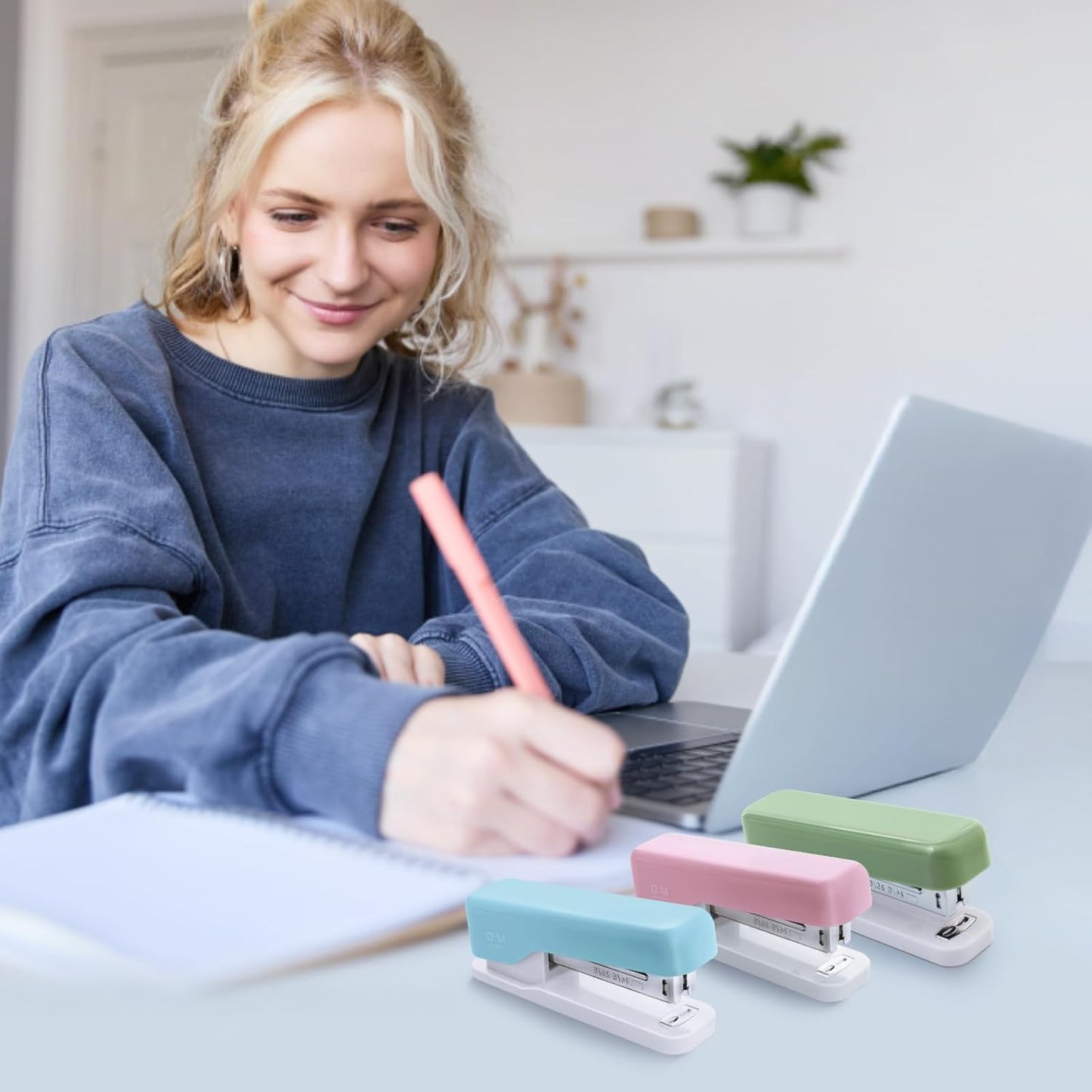 M&G Desktop Stapler, Basic Office Stapler with 1000 Staples, 20 Sheet Capacity, Portable Small Desk Staplers for School Home Office (Pink)