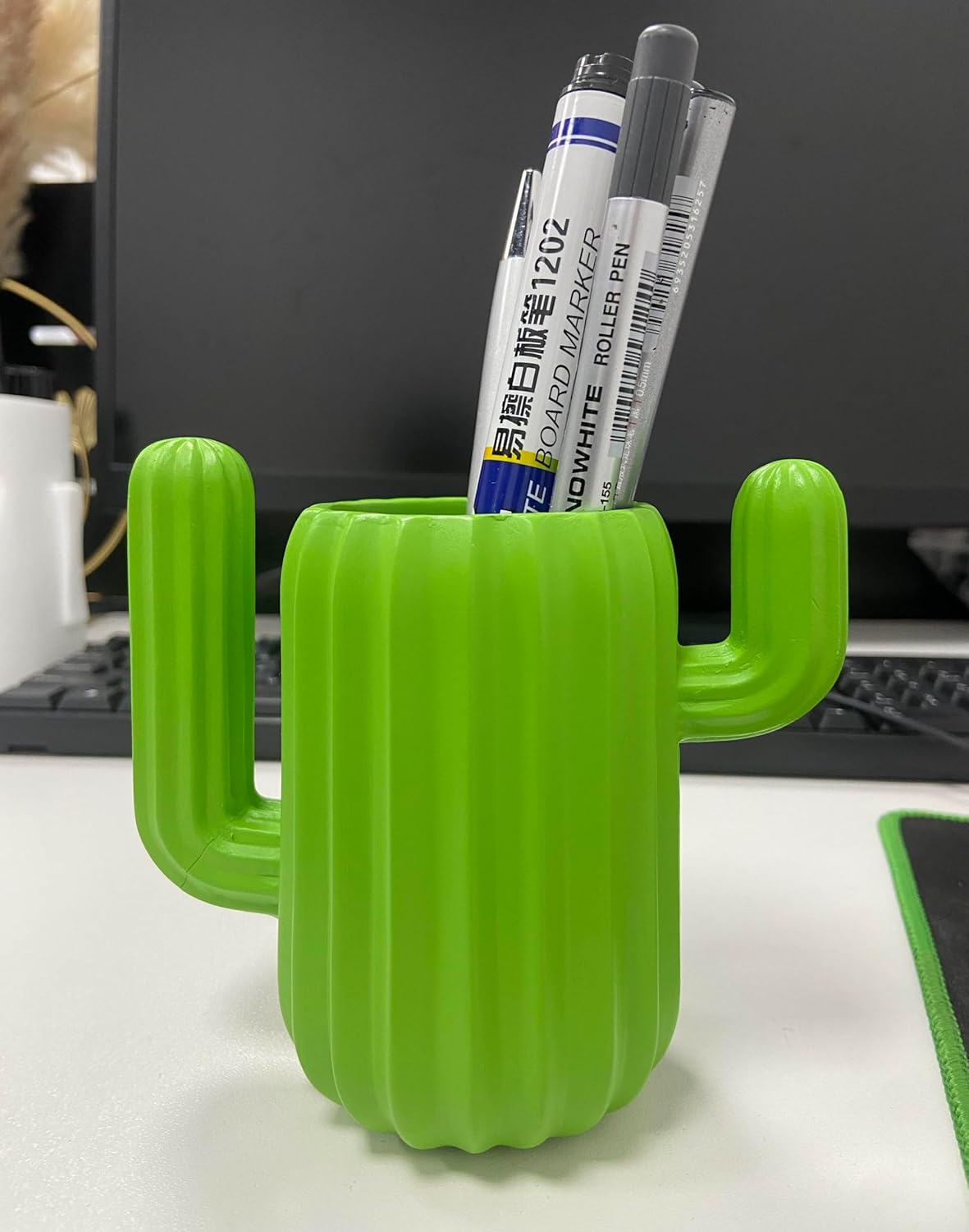 Resin Cute Pen Holder Cactus Pen Holder for Desk Kids Fun Pencil Holder Gift for Office Desk Organizer Accessories