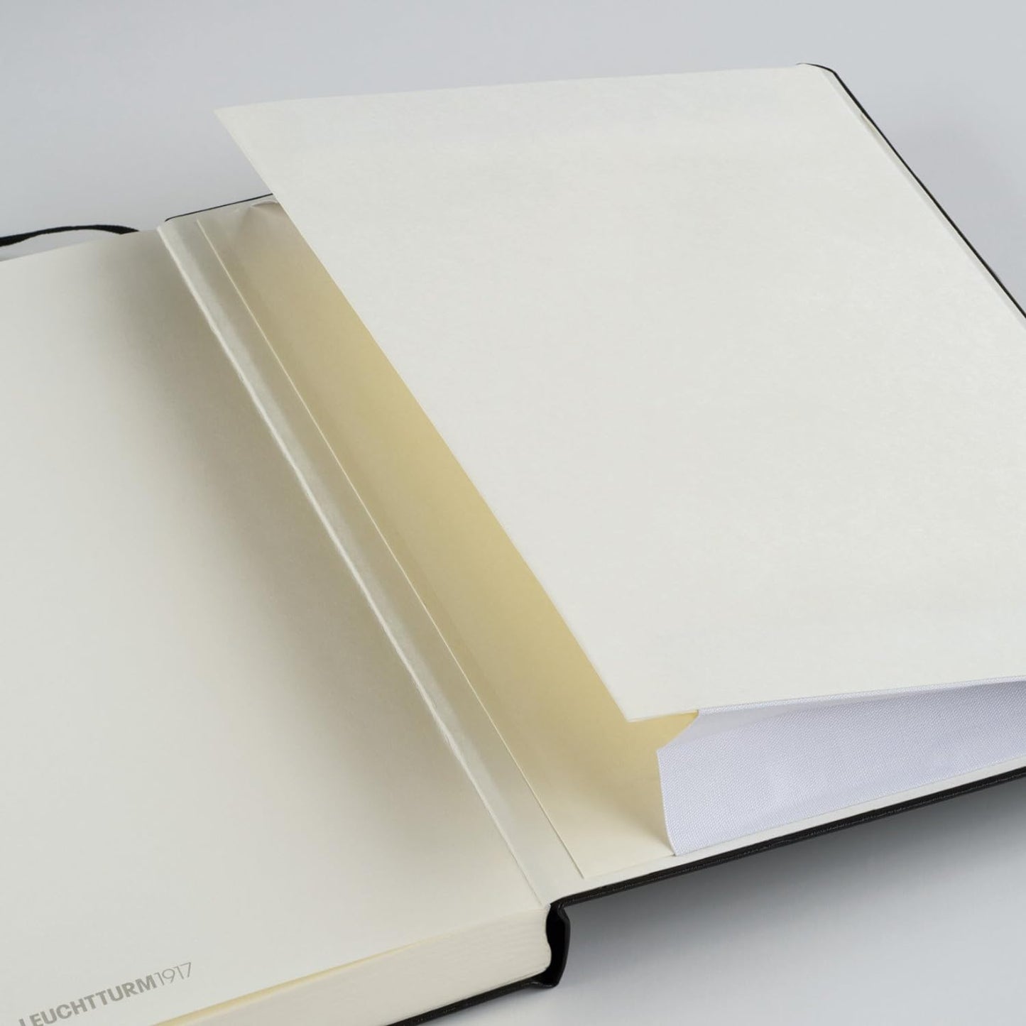 LEUCHTTURM1917 - Notebook Hardcover Medium A5-251 Numbered Pages for Writing and Journaling (Navy, Ruled)
