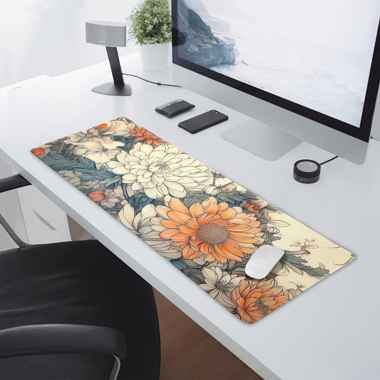 Minimalist Floral Gaming Mouse Pad XL White Orange Aesthetic Flowers Japanese Extended Large Mat Mousepad Desk Pad Non-Slip Rubber Base Stitched Edge Long Keyboard Pad for Computer,31.5×11.8 Inch
