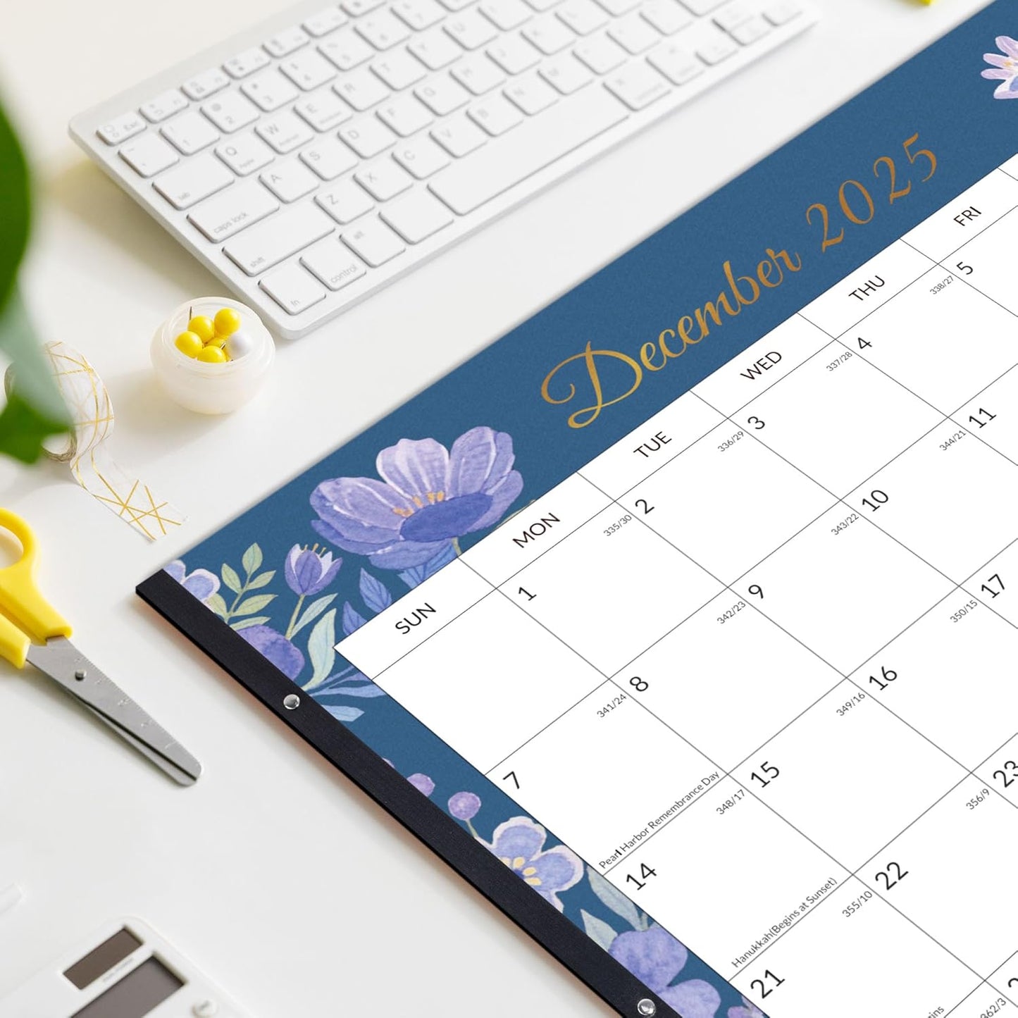 SUNEE Large Desk Calendar 2025-2026 22x17 from October 2025 to March 2027, Extra Large Desktop Monthly Calendar Pad 18 Months For Teacher or Family, Desk Top, Floral