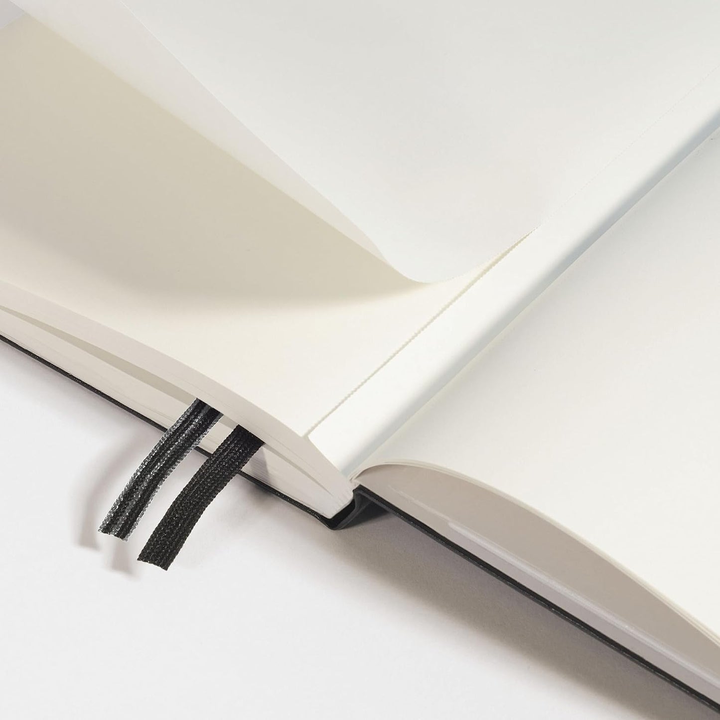 LEUCHTTURM1917 - Notebook Hardcover Medium A5-251 Numbered Pages for Writing and Journaling (Sage, Dotted)