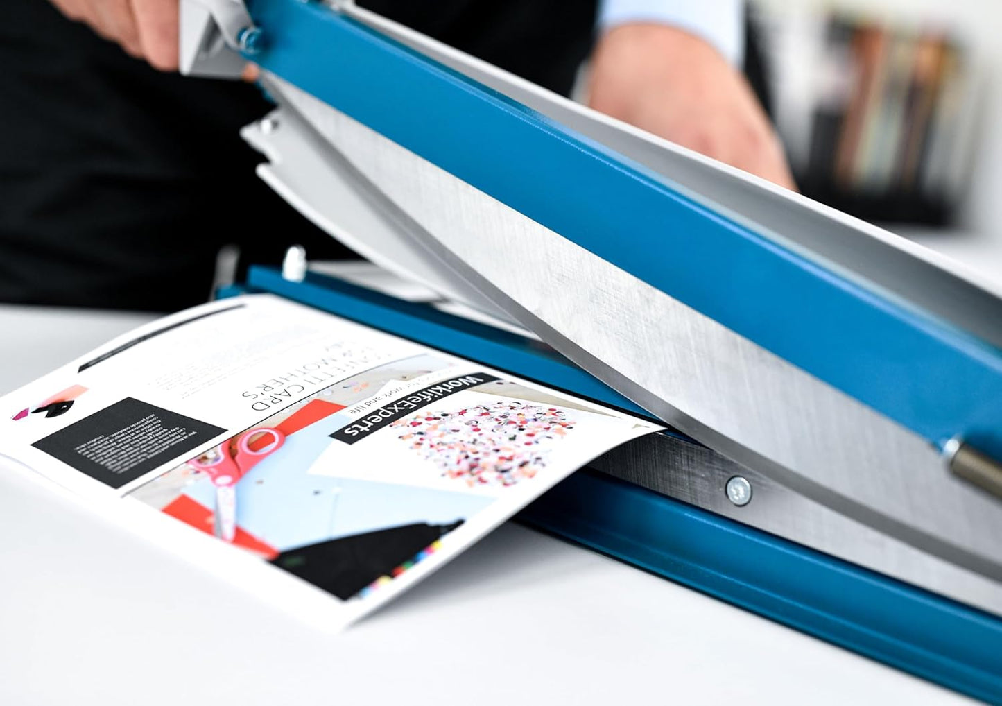 Dahle 565 Premium Guillotine Trimmer, 15" Cut Length, 35 Sheet Capacity, Self-Sharpening Blade, Automatic Clamp, w/Safety Guard