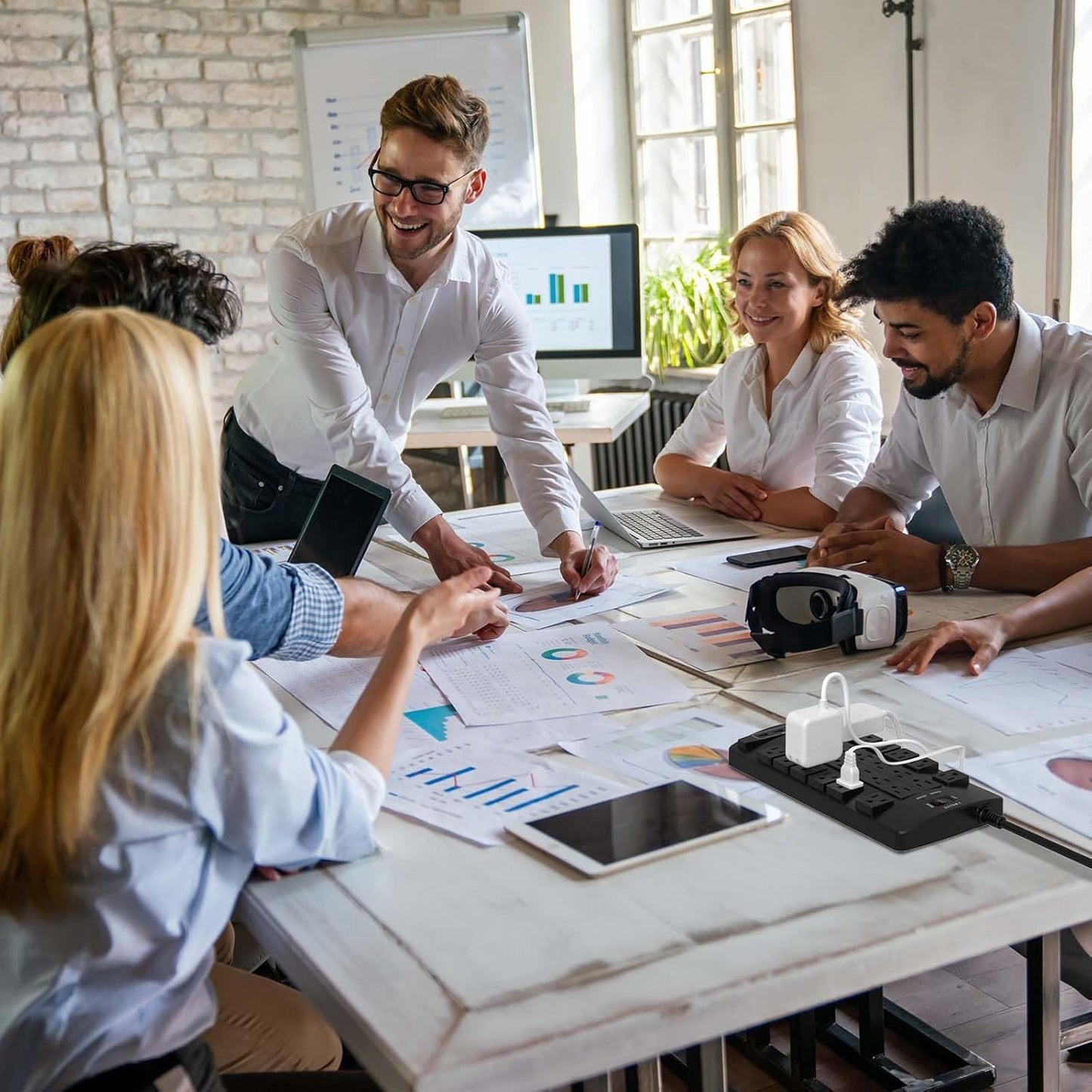 QINLIANF Surge Protector Power Strip - 20Ft Flat Plug Heavy Duty Extension Cord with 24 Outlets and 4 USB Ports(1 USB-C Ports), 1875W/15A, 4100J, for Home, Office, Dorm, ETL Listed, Black