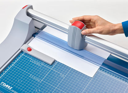 Dahle 440 Premium Rotary Trimmer, 14" Cut Length, 30 Sheet Capacity, Self-Sharpening, Automatic Clamp, German Engineered Paper Cutter