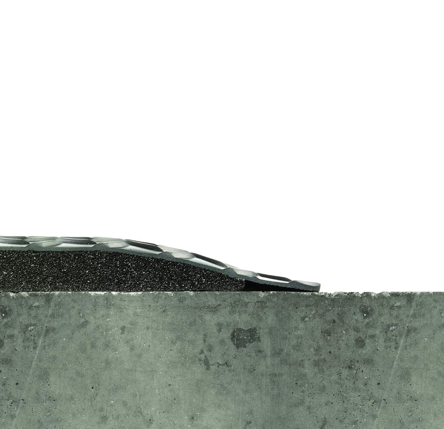 Wearwell 414.1516x4x27BYL Diamond-Plate SpongeCote UltraSoft Mat, 27' Length x 4' Width x 15/16" Thick, Black with Yellow