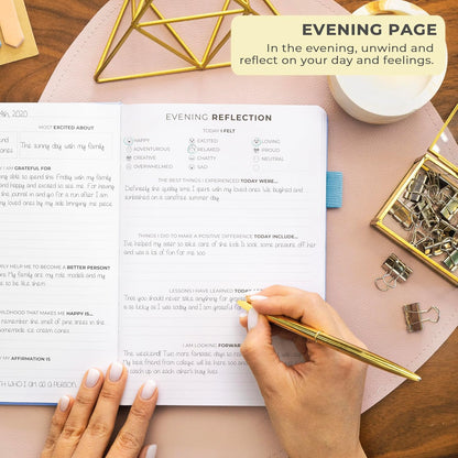 Clever Fox Gratitude Journal – Happiness, Positivity & Affirmation Daily Journal – Inspirational Daily Notebook – 3 Months, A5 (Periwinkle)